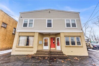 Building Photo - 72 Northfield Rd