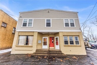 Building Photo - 72 Northfield Rd