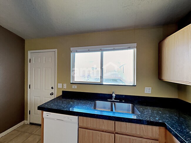 Foto del edificio - 11845 Curlew Cir