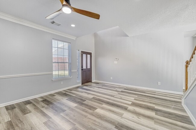 Building Photo - 9351 Royal Way