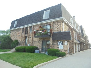 Building Photo - 9836 Sayre Ave