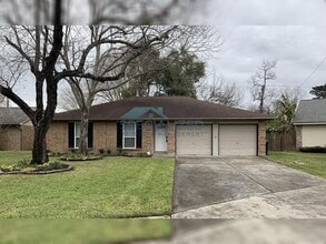 Building Photo - 2810 Pinewood Dr