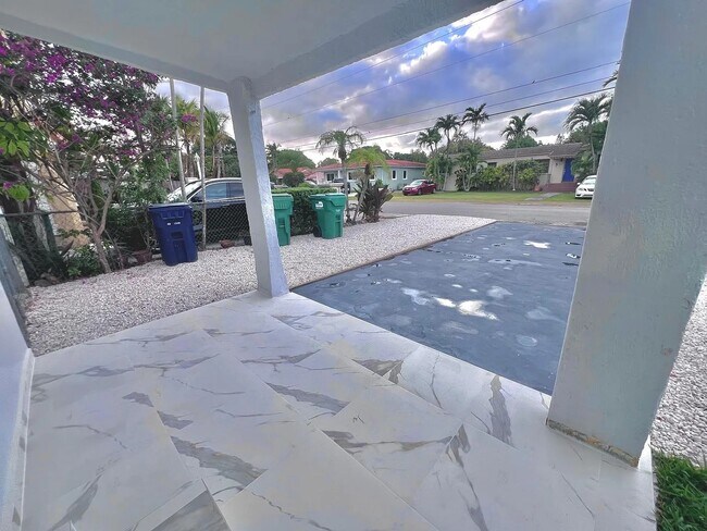 Foto del edificio - 5870 SW 20th St