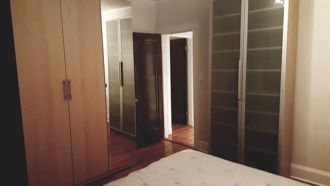 Foto del edificio - Amazing 1 bedroom 1 bath Condo on the Green Line Professionally Managed Heat Included