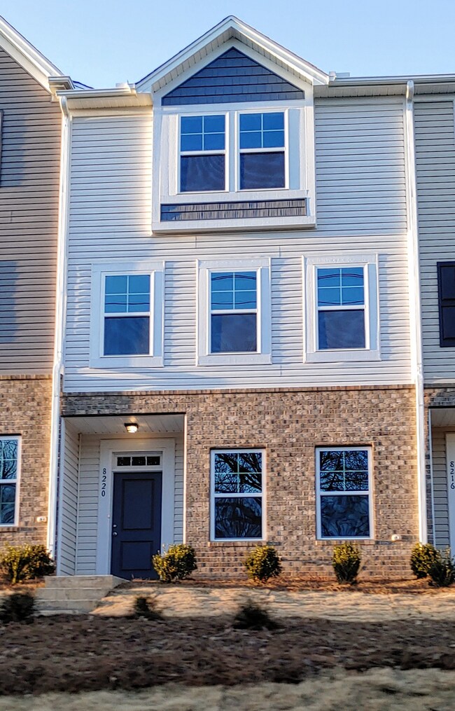 Foto del edificio - 8220 Waxhaw Hwy