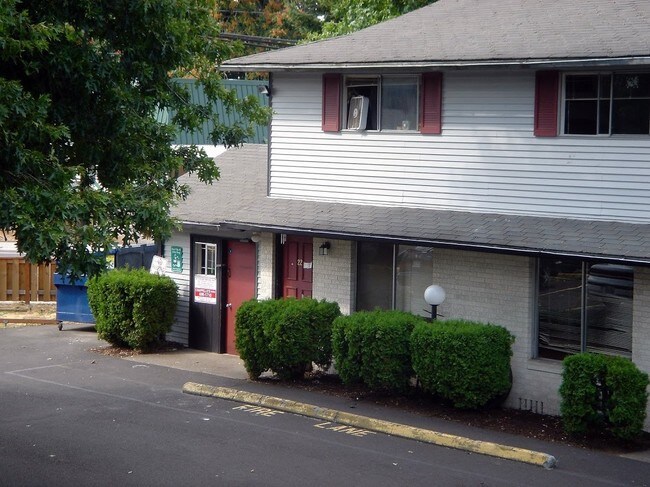 Foto del edificio - 2 BD 1.5 Bath Townhouse