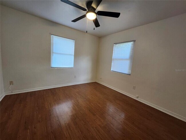 Foto del edificio - 1508 E Fern Rd