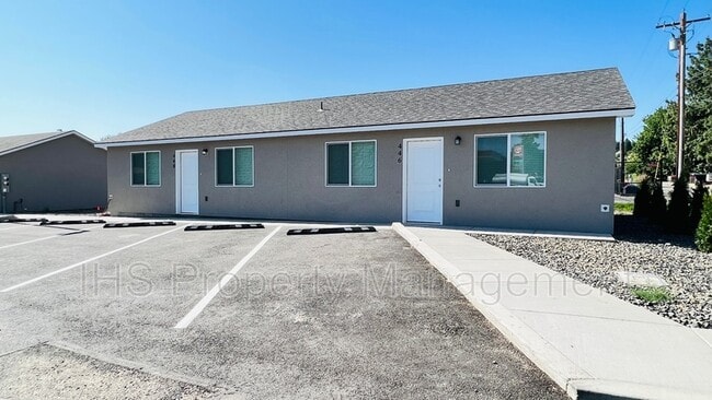 Building Photo - 446 S 40th Ave