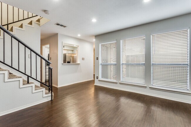 Foto del edificio - 2805 Meadow Park Dr