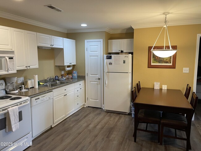 Building Photo - 520 Little River Farm Blvd
