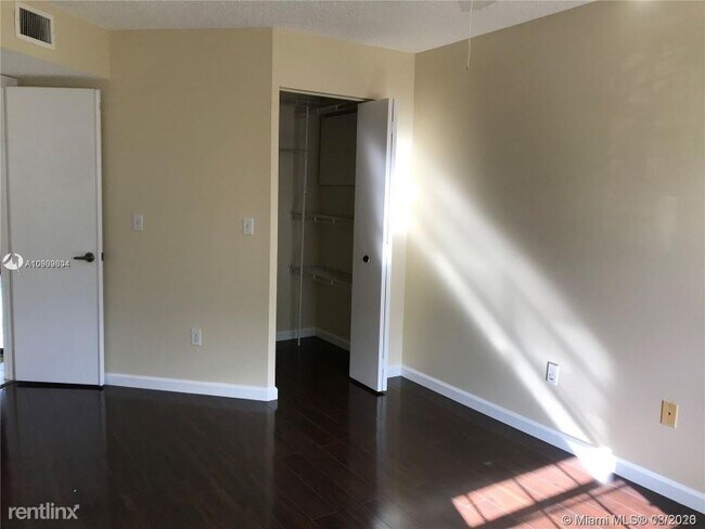 Foto del edificio - 2534 SE 19th Pl