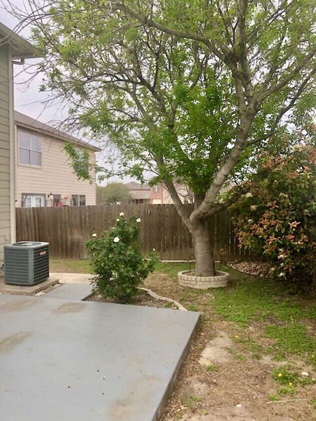 Foto principal - Totally renovated - Near Randolph and Ft Sam