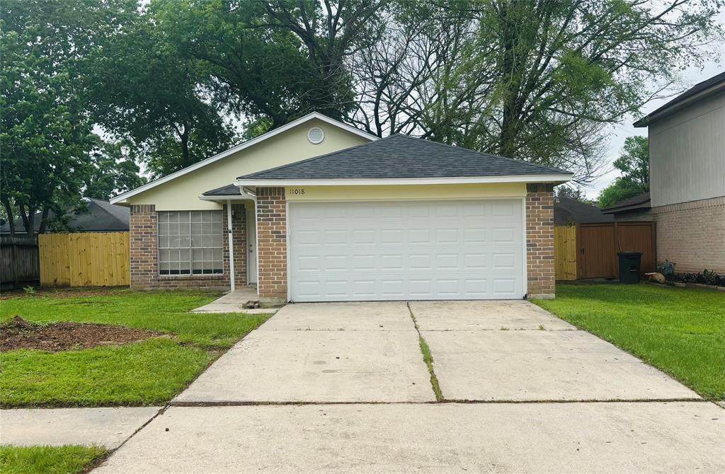Foto principal - 11018 Almond Grove