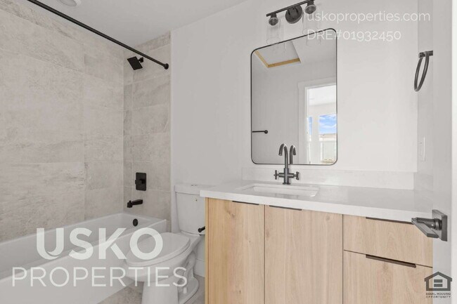 Foto del edificio - Charming 1-Bed Unit in Convenient Sacramen...
