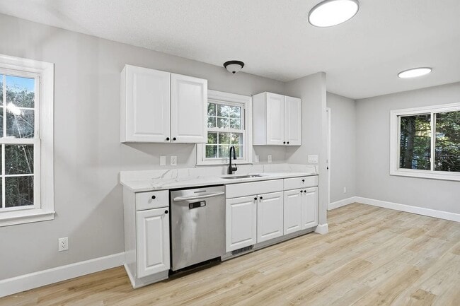 Foto del edificio - 1707 Bateman Bridge Rd