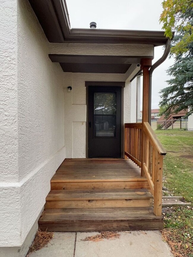 Building Photo - 268 Mellette Ct