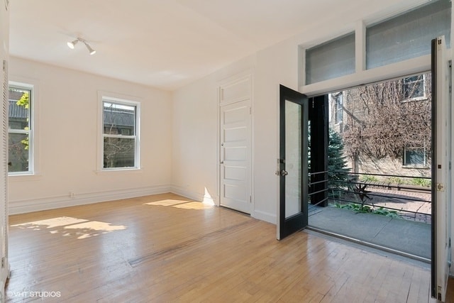 Building Photo - 732 W 19th St