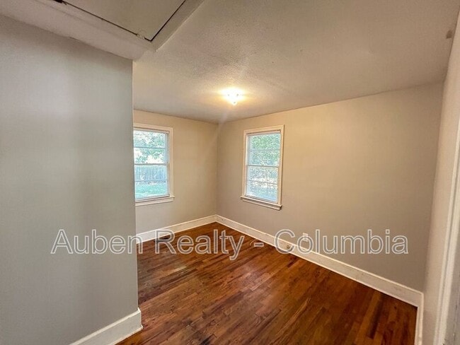 Building Photo - 1414 S Kilbourne Rd