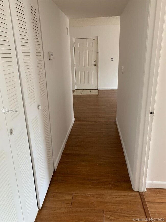 1068 Benoist Farms Rd Unit 105, West Palm Beach, FL 33411 Room for