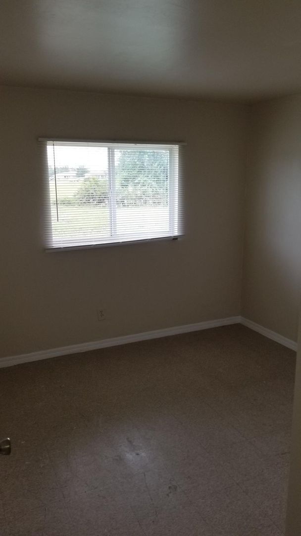 Photo - 4433-4435 27th St SW Apartment