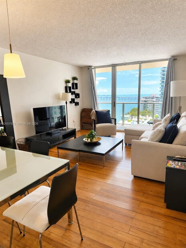 Foto del edificio - 1155 Brickell Bay Dr