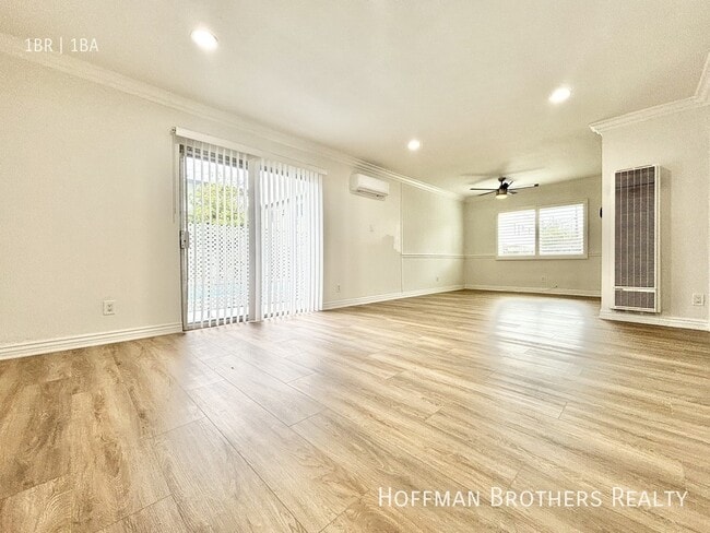 Foto del edificio - 11922 Burbank Blvd