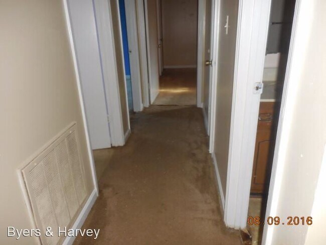 Foto del edificio - 3 br, 2 bath House - 393 Elaine Drive