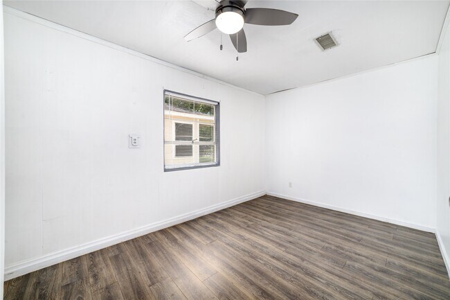 Foto del edificio - 1309 Jefferson St