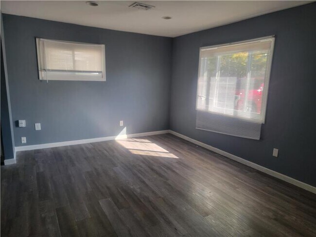 Foto del edificio - 3824 Brentwood Ct