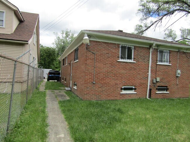 Foto del edificio - 14939 Cruse St