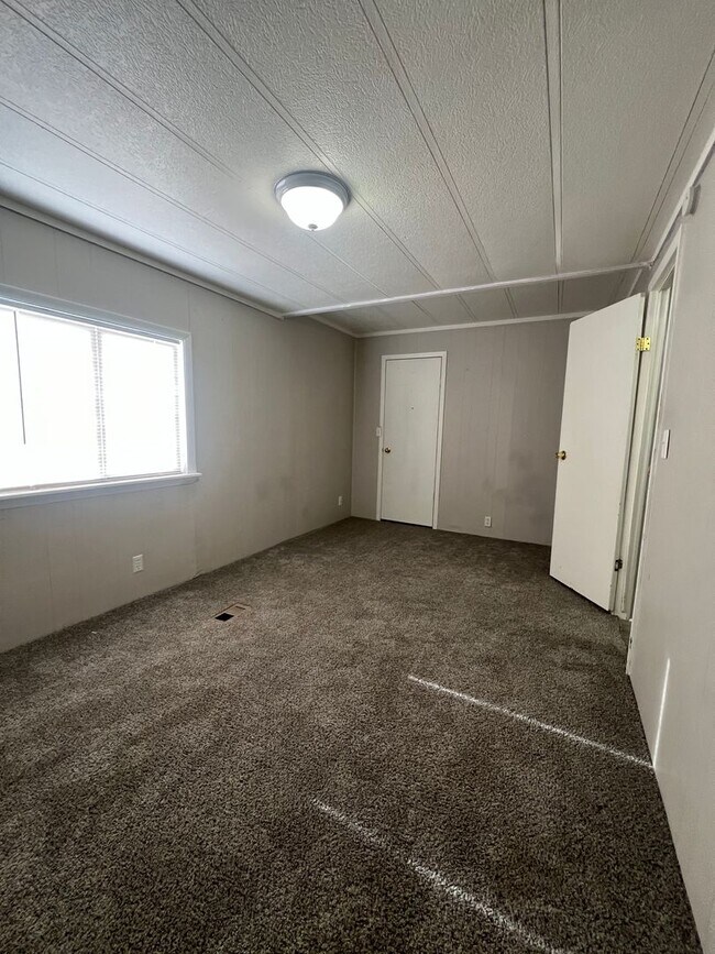 Foto del edificio - Large Three Bedroom In Chubbuck