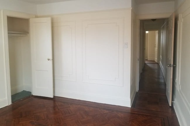 Building Photo - 1498 E 49th St