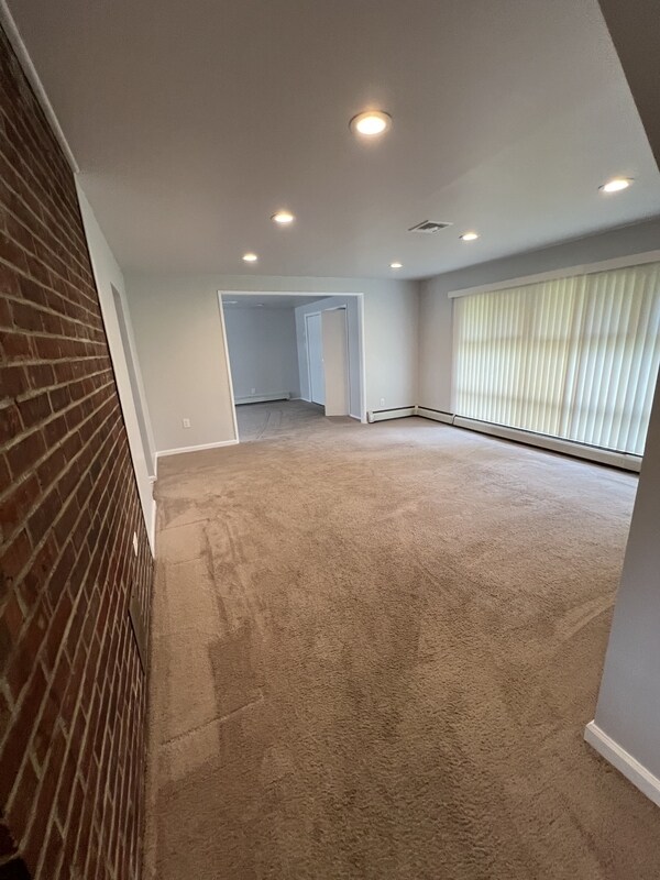 Foto del edificio - 19 Noblewood Ln