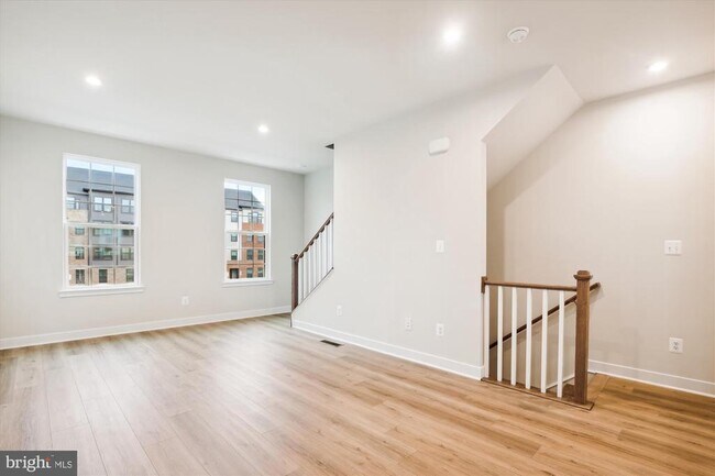 Foto del edificio - 14076 Sunrise Valley Dr