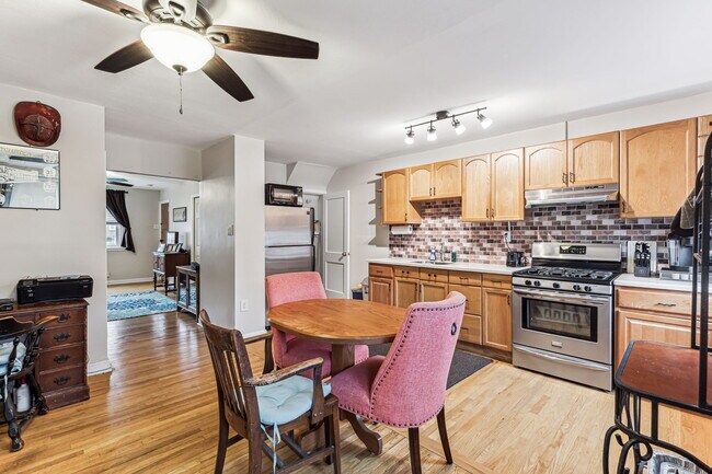 Building Photo - 6322 Farnsworth St