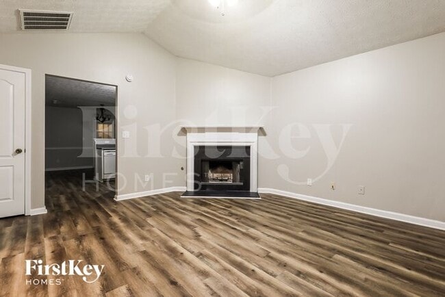 Building Photo - 916 Maple Leaf Ridge