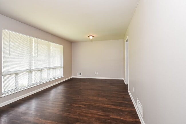 Building Photo - 4212 Plumtree Way