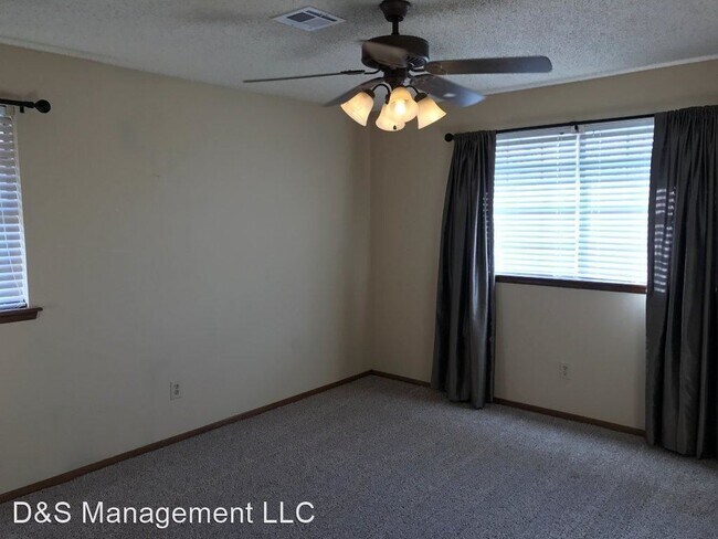 Building Photo - 3 br, 2 bath House - 2409 SW 92nd Street