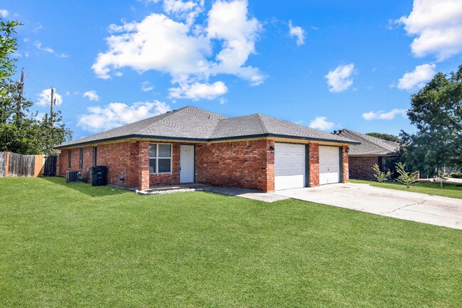 Foto del edificio - 4312 Acorn Creek Trail