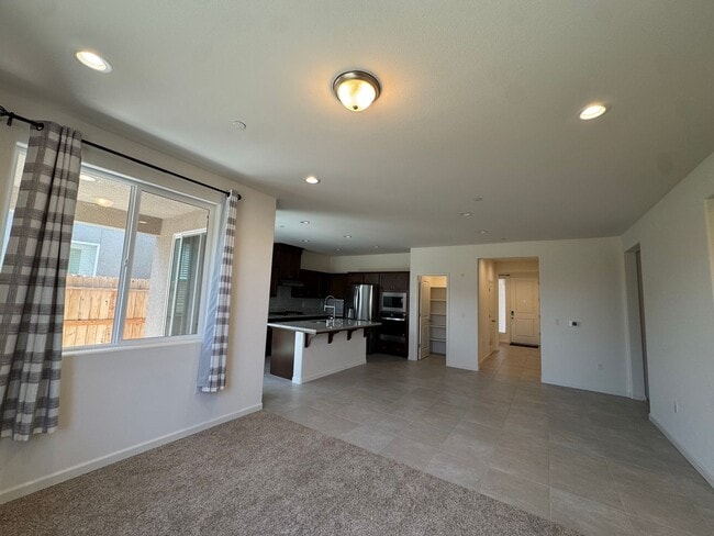 Building Photo - 1267 Las Rosas Ave