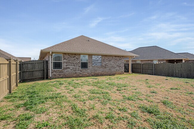 Foto del edificio - 808 Willow Shoals Dr SW