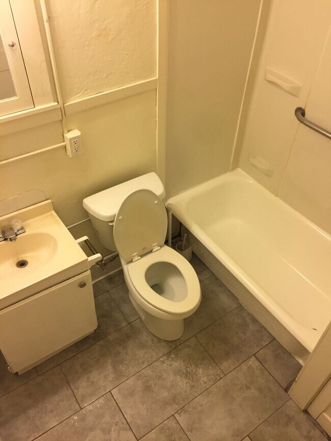 Interior Photo - 629 Main