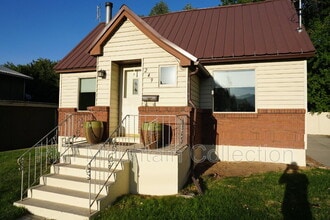 Building Photo - 249 S 400 E