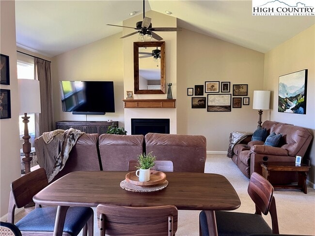 Building Photo - 419 E Landing Dr