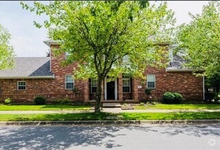 Building Photo - 523 Founders Park Dr W