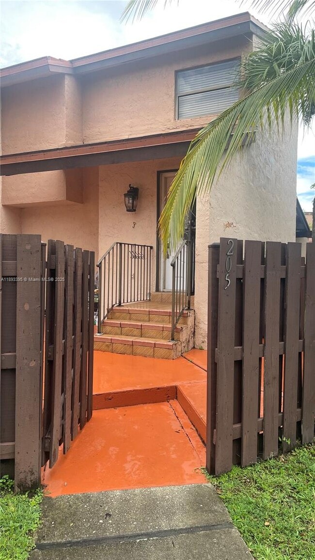 Foto del edificio - 575 W Park Dr
