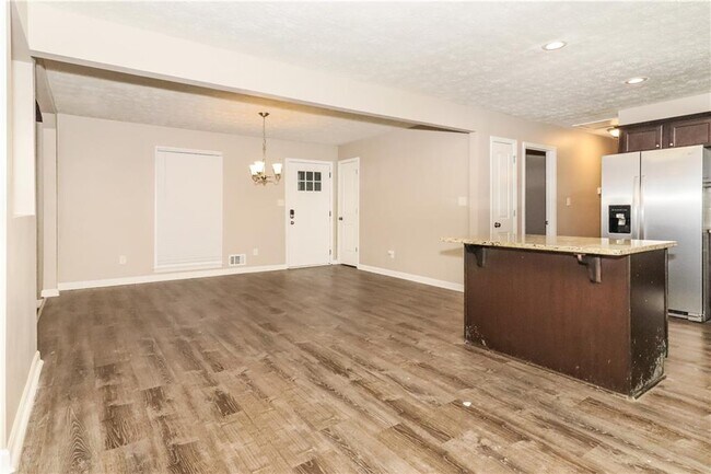 Foto del edificio - 1066 Basswood Ct