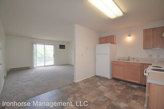 Building Photo - 811 W Villard St