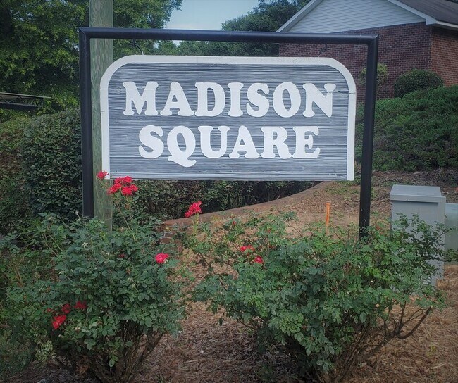 Foto del edificio - 1104 Micha Way