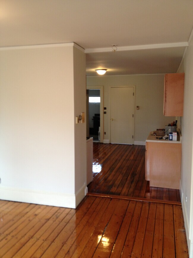 Building Photo - 417 Atwells Ave